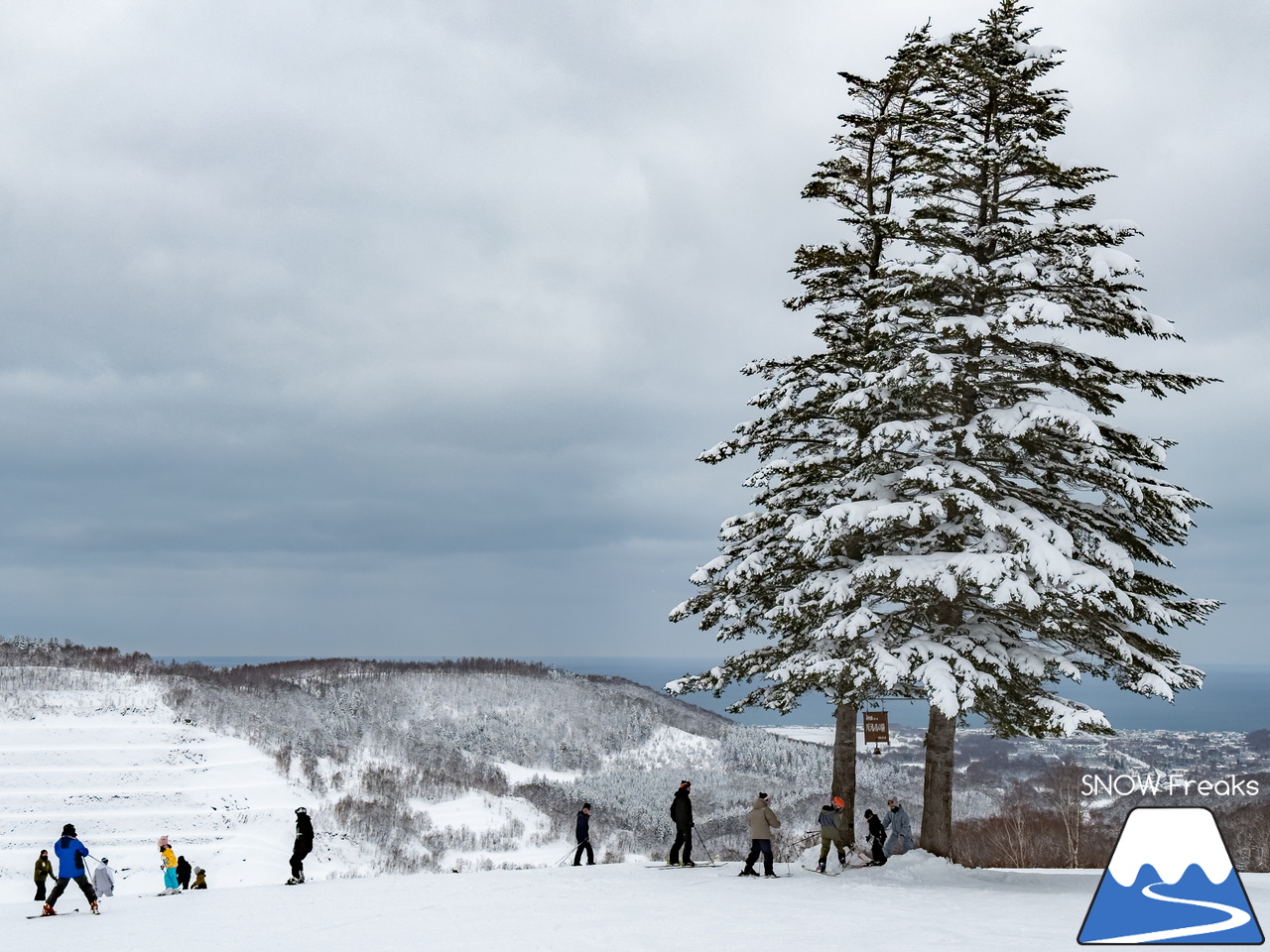 暑寒別岳スキー場｜日本海を眺めながら、2026年滑り初め！皆様、今年もどうぞよろしくお願いいたします。